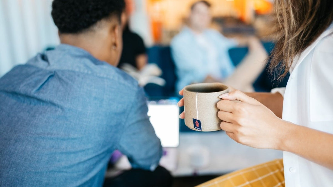 "Coffee Badging" - Der kreative Umgang deutscher Hybrid-Arbeitnehmer mit der Büroanwesenheit - Golem Karrierewelt