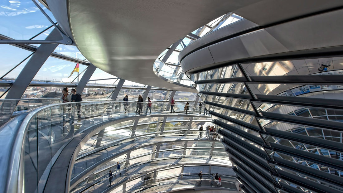 Koalitionsvertrag 2025: Auf dem Weg zur KI-Nation – Wie Deutschland mit globalen Talenten und digitaler Bildung seine Zukunft sichern will
