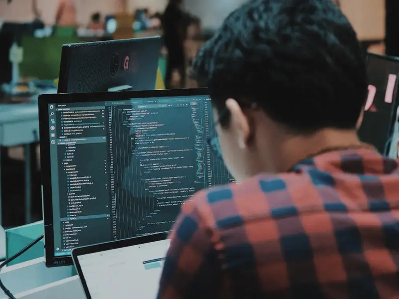 Informatik (B.Sc.) - 100% Online-Fernstudium inkl. Prüfungen im Standard Format der AKAD Bildungsgesellschaft